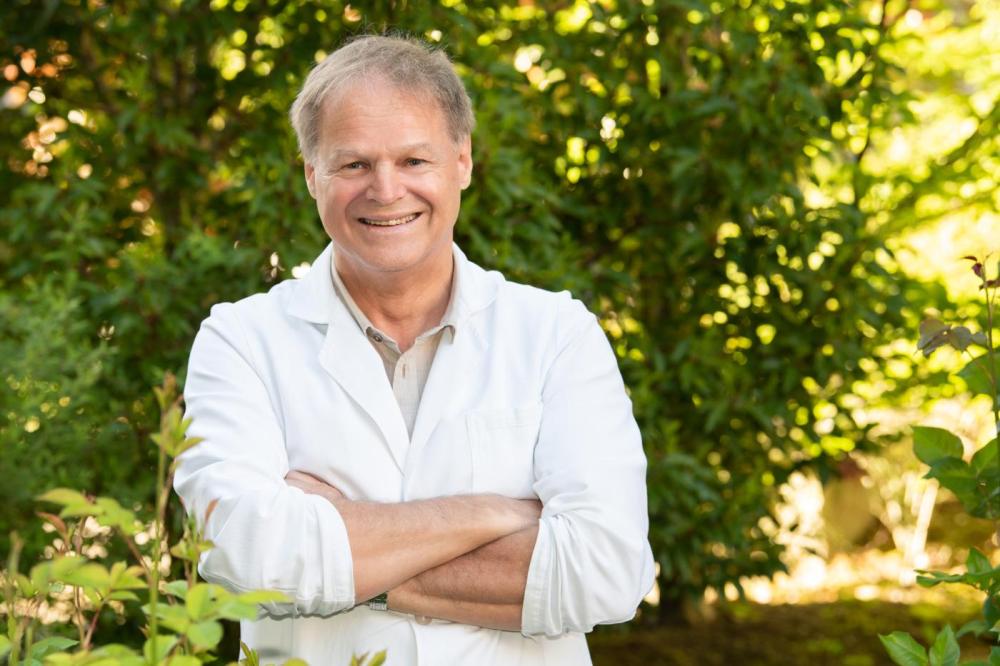 Dr. med. Roland Russi